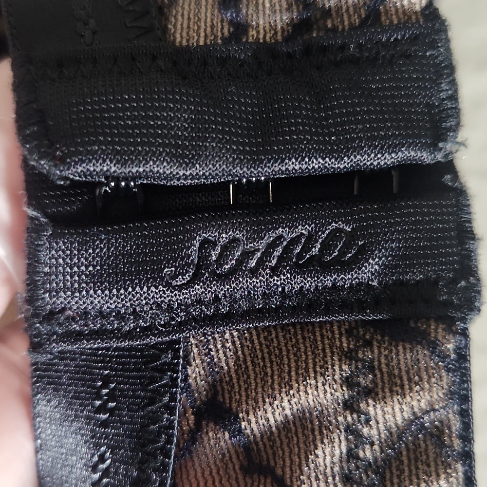 SOMA Black Floral Lace Bra Size 36D - Picture 5 of 10